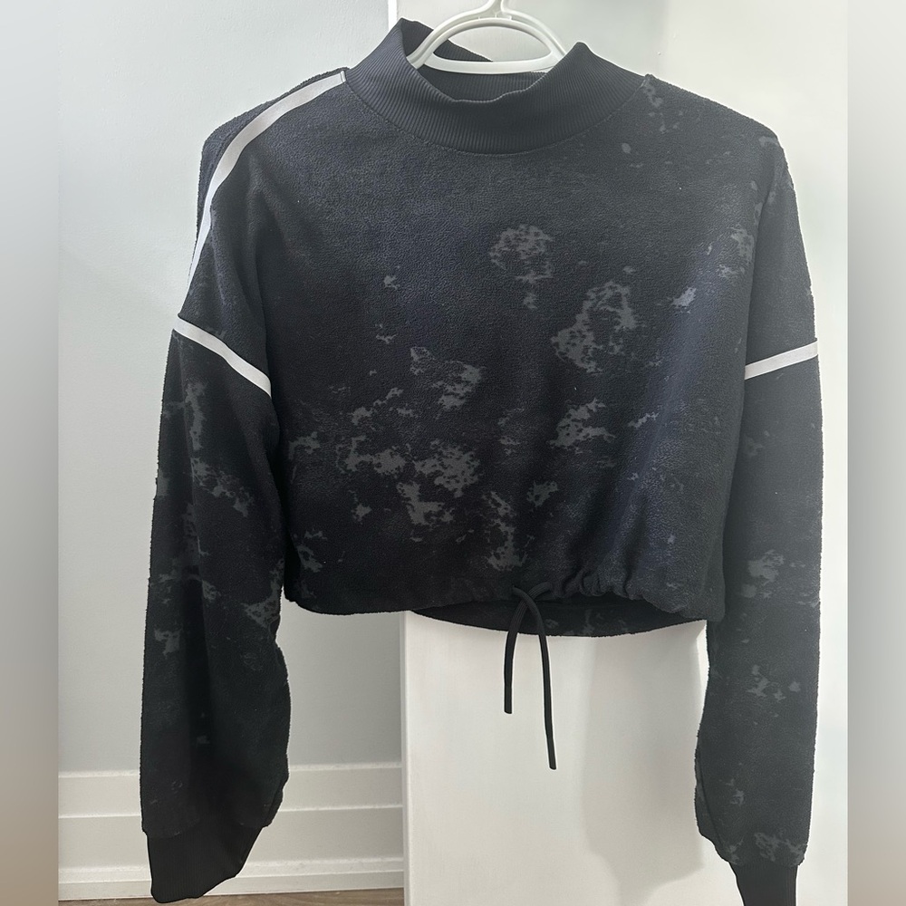 Nike Black cropped lightweight sweater